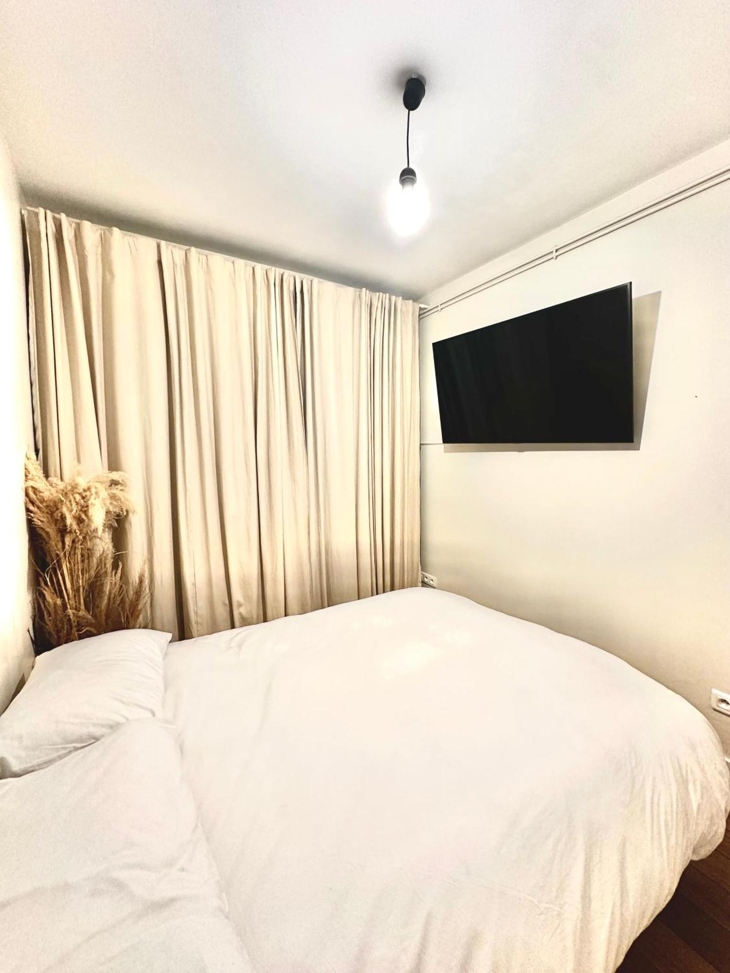 Appartamento Art House Bastille 2 Bed W Balcony, 11eme Super Trendy Neighbourhood Parigi